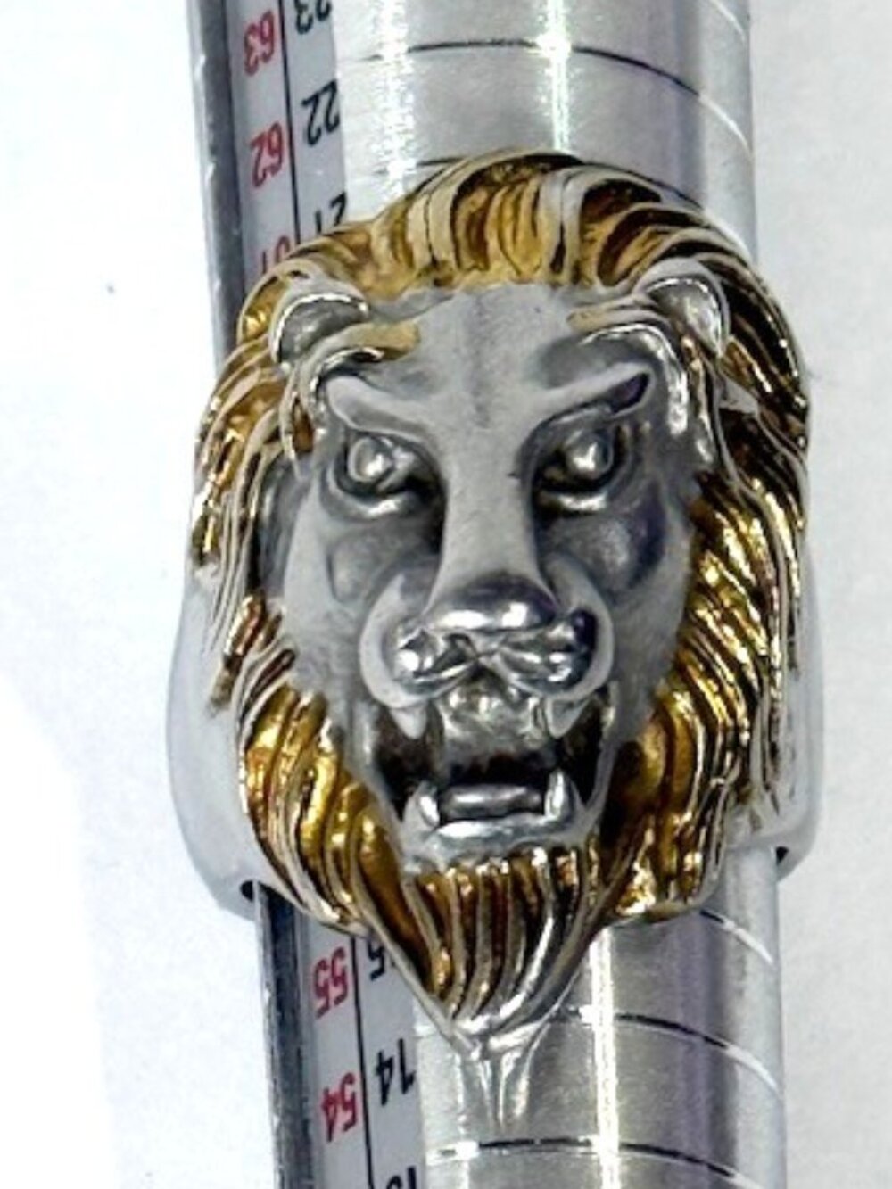 Lion's head stainless steel heavy ring.